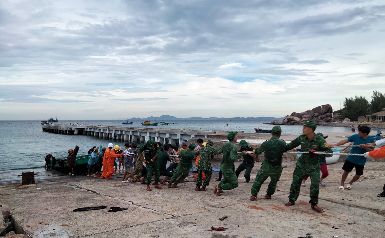 Bộ đội Biên phòng giúp nhân dân phòng, chống bão